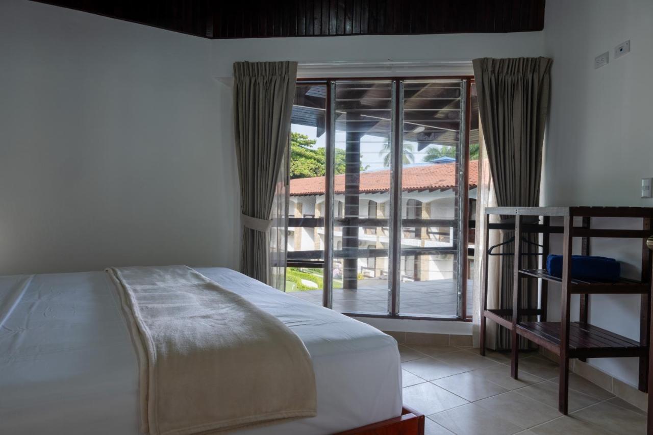 Fuego Del Sol Beachfront Hotel 자코 외부 사진