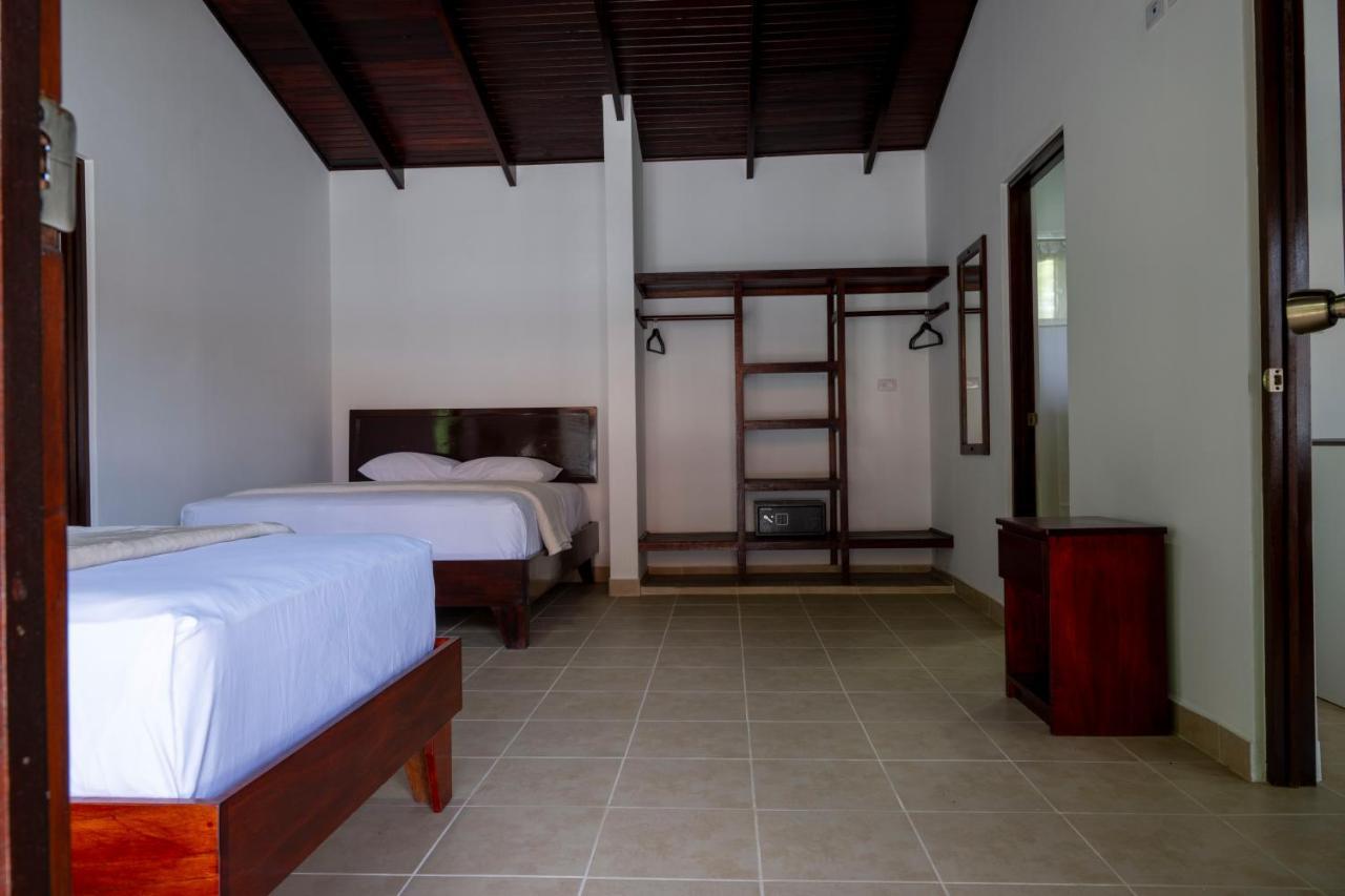 Fuego Del Sol Beachfront Hotel 자코 외부 사진