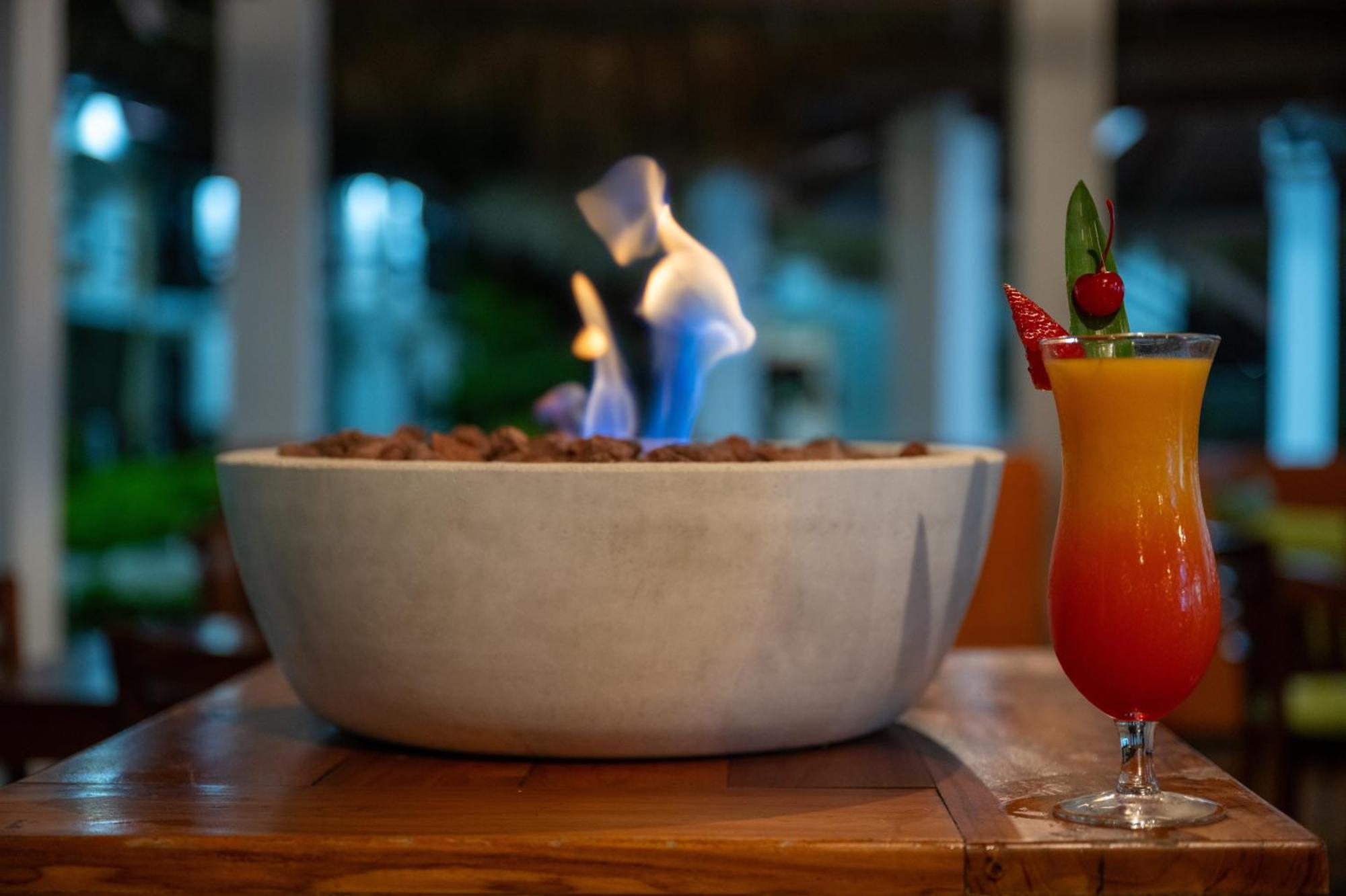Fuego Del Sol Beachfront Hotel 자코 외부 사진