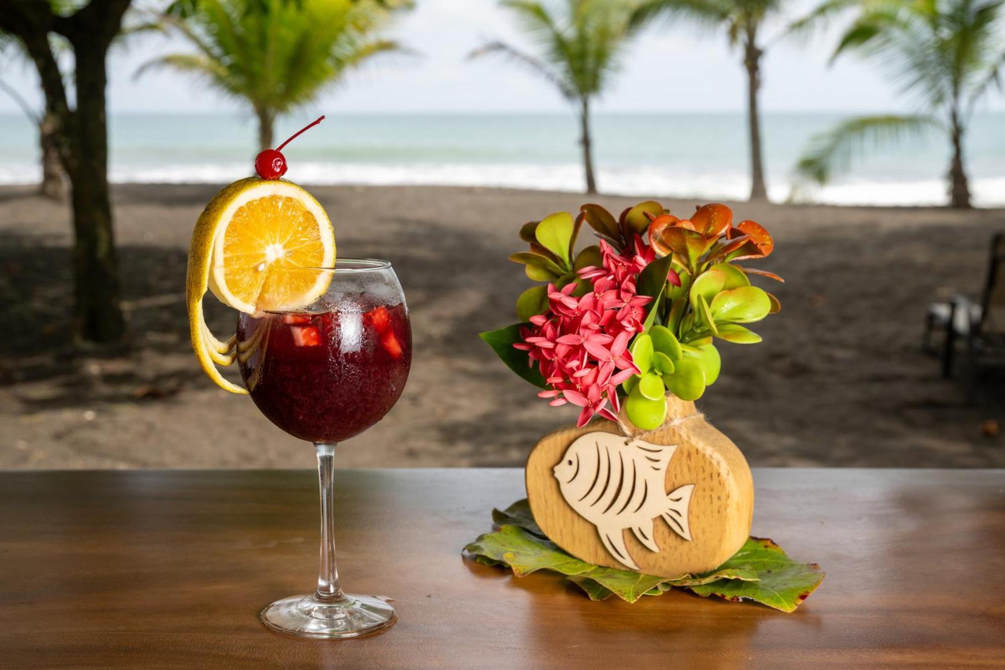Fuego Del Sol Beachfront Hotel 자코 외부 사진