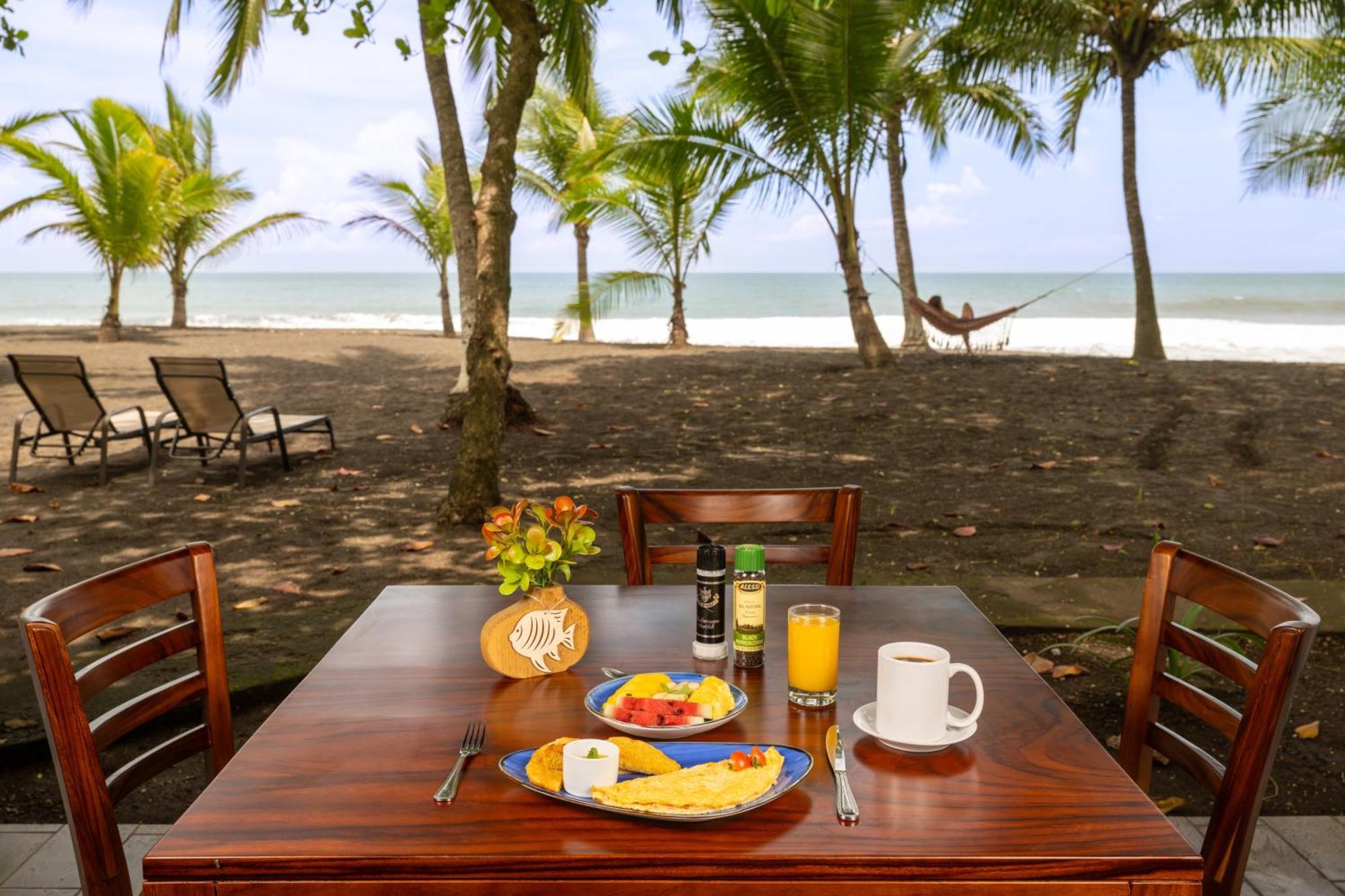 Fuego Del Sol Beachfront Hotel 자코 외부 사진