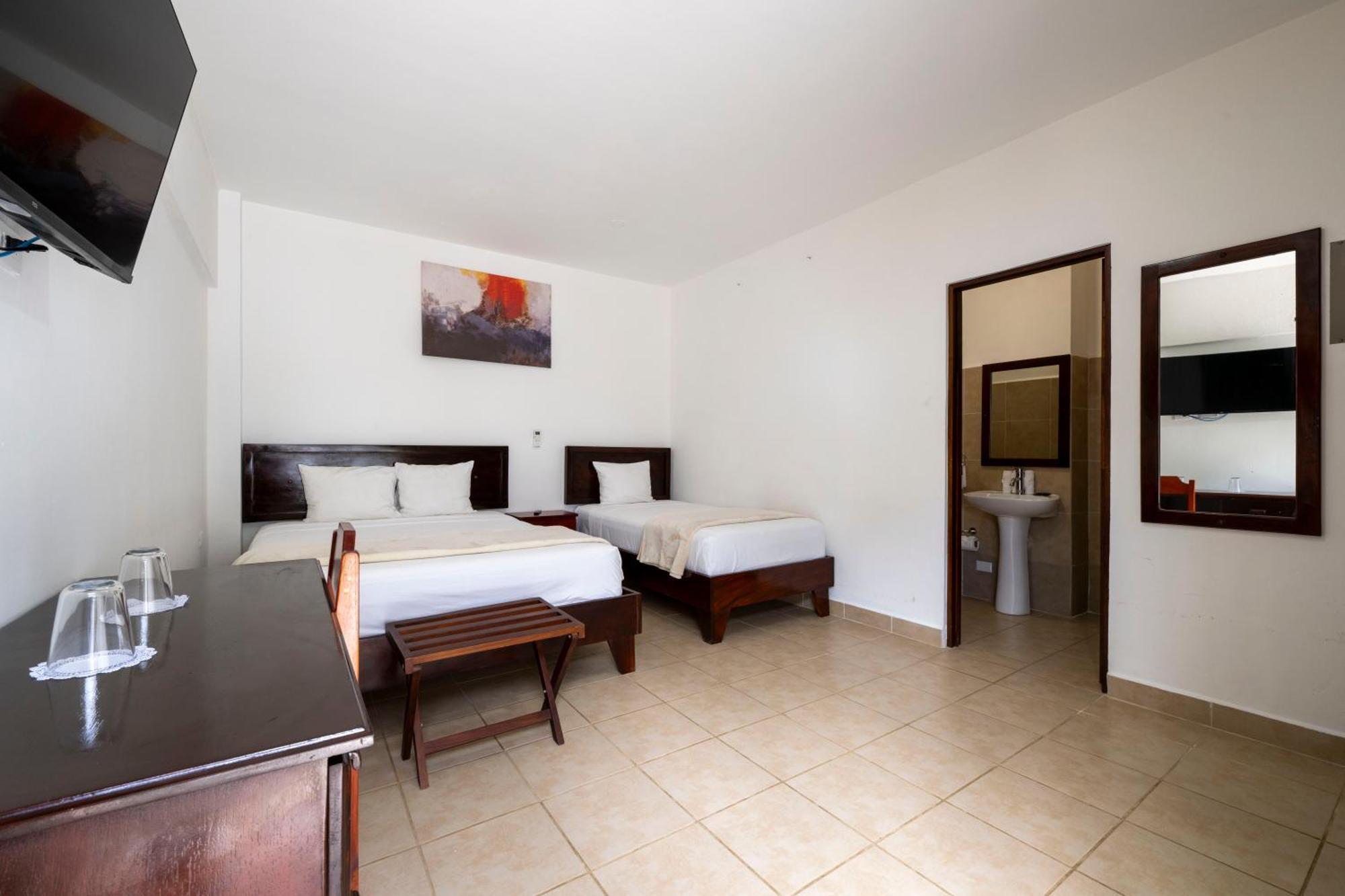 Fuego Del Sol Beachfront Hotel 자코 외부 사진